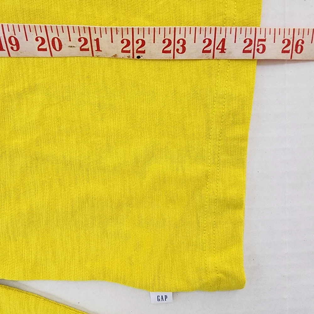 Gap Baby Yoda Neon Yellow Graphic Image Changing Long Sleeve Crew Tee Shirt - Picture 8 of 10